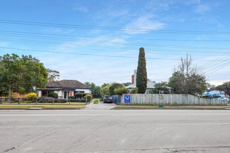 160 & 162 MacLeod Street, Bairnsdale