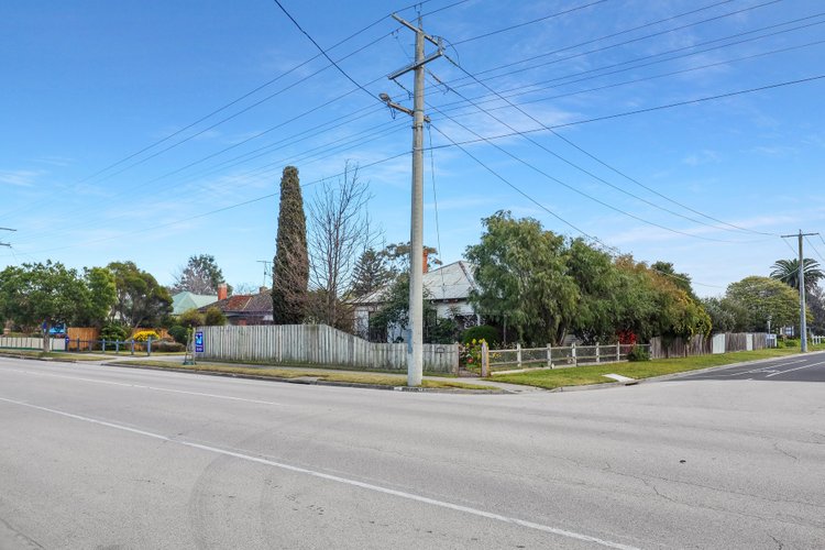 160 & 162 MacLeod Street, Bairnsdale