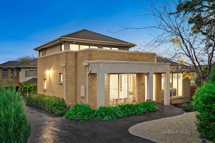 1/60 Ayr Street Doncaster 3108