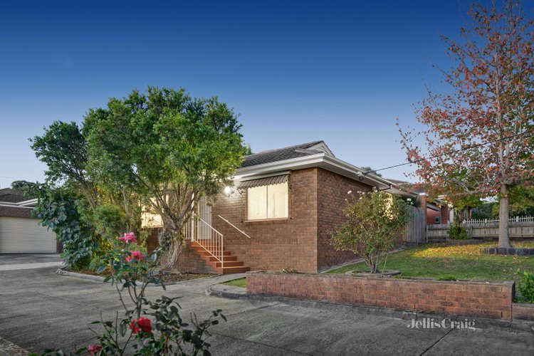 1 61 Furneaux Grove Bulleen 3105