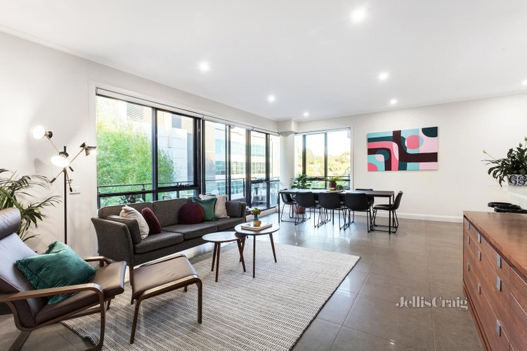 16 10 Elaine Court Richmond 3121
