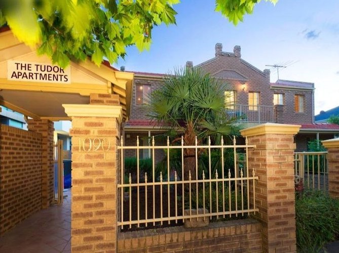 16/1090 Whitehorse Road Box Hill 3128