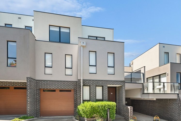 16/222 Williamsons Road Doncaster 3108