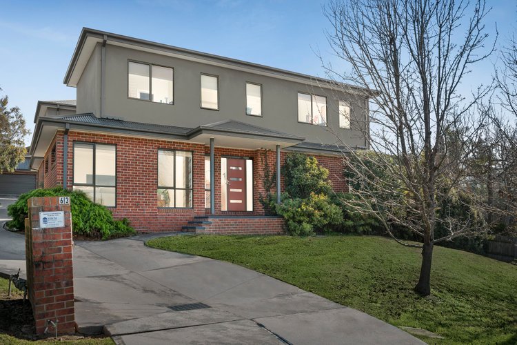 1 63 Victoria Road  Chirnside Park 3116