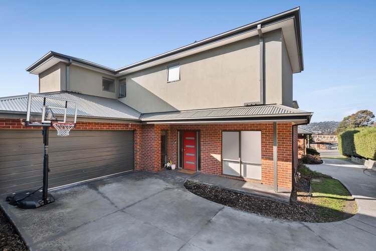 1 63 Victoria Road Lilydale 3140