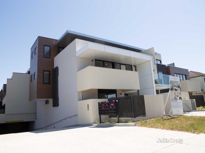16 33 Queens Avenue Doncaster 3108