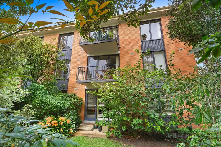 16/4 Glyndebourne Avenue Toorak 3142