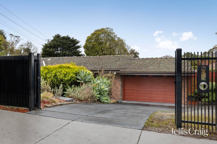 166 Railway Avenue Ringwood East 3135