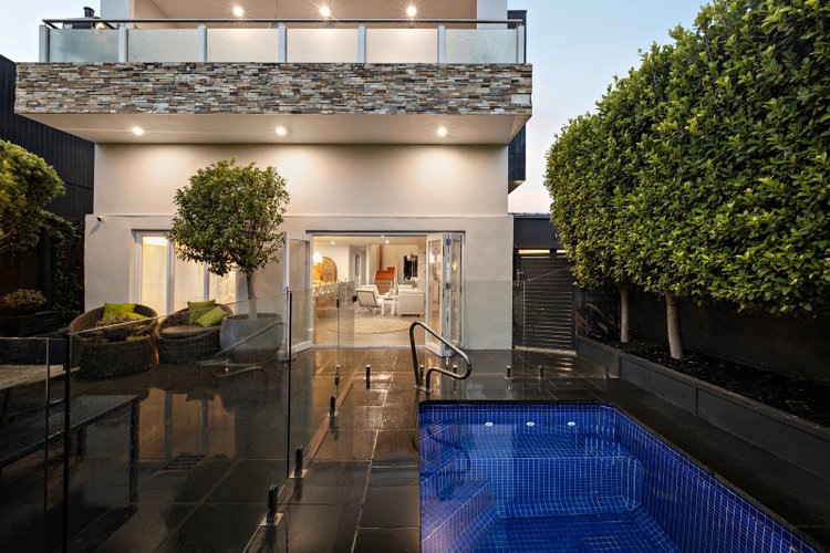 1/669 Esplanade  Mornington 3931