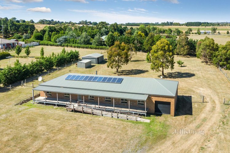 167 Burton Avenue Kyneton 3444
