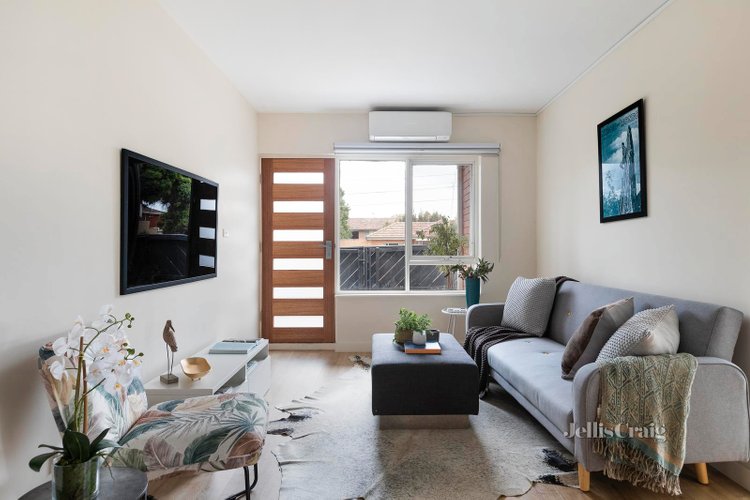 1 67 Pender Street Thornbury 3071