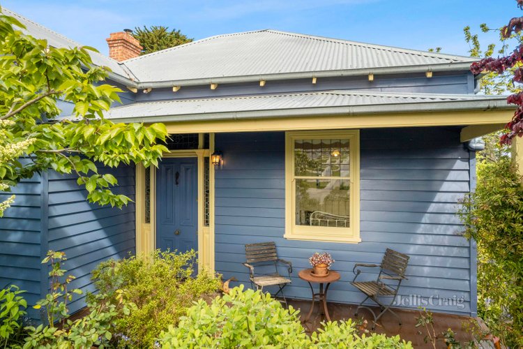 16B Booths Lane Woodend 3442