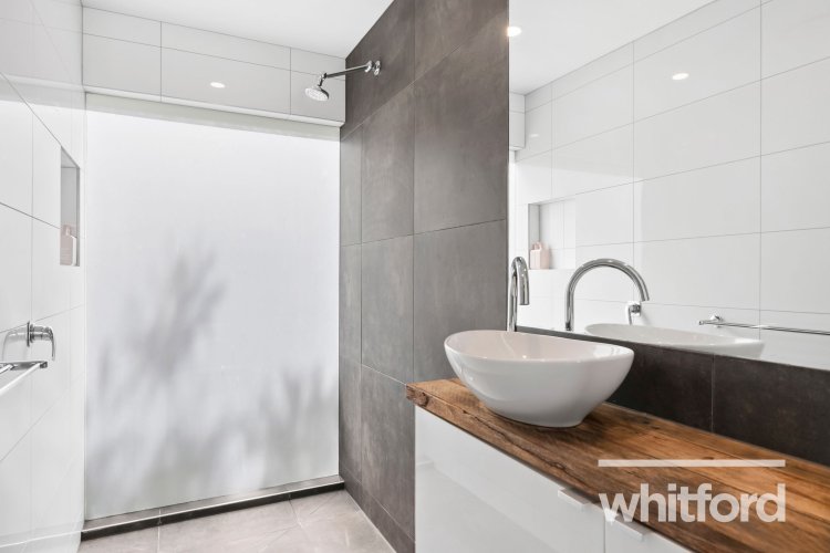 16b Watersedge Terrace, Highton