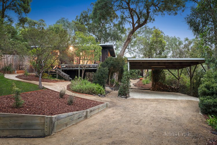 17 Albert Road North Warrandyte 3113