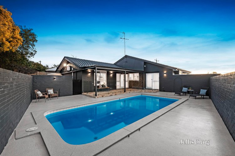 17 Aminga Avenue Doncaster East 3109