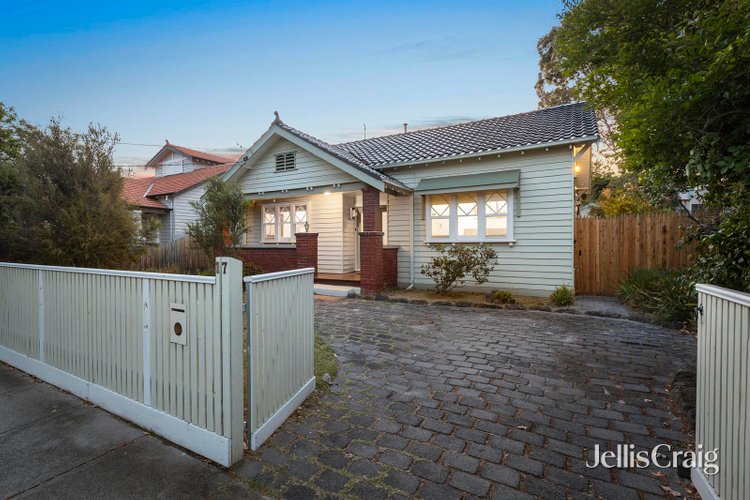 17 Ardyne Street Murrumbeena 3163