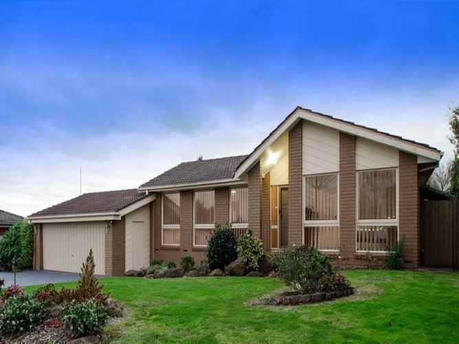 17 Ashton Avenue Mooroolbark 3138