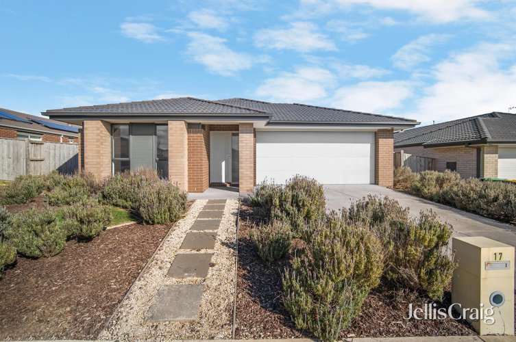 17 Banff Road  Winter Valley 3358