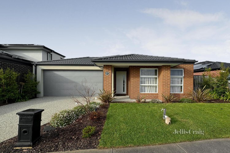 17 Borestane Drive Doreen 3754