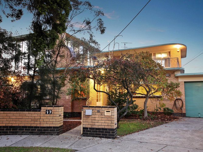 17 Box Court Bentleigh East 3165