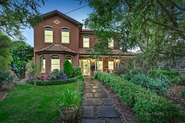 17 Bringa Avenue Camberwell 3124