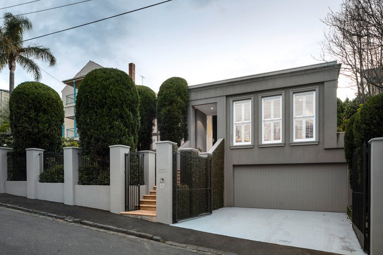 17 Canberra Road Toorak 3142