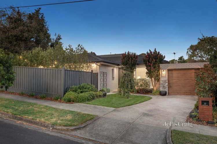 17 Diosma Crescent Nunawading 3131