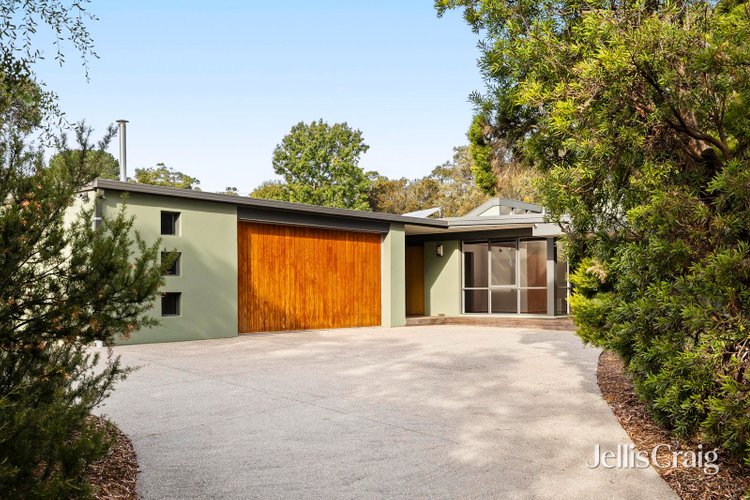 17 Dumossa Avenue Rosebud 3939