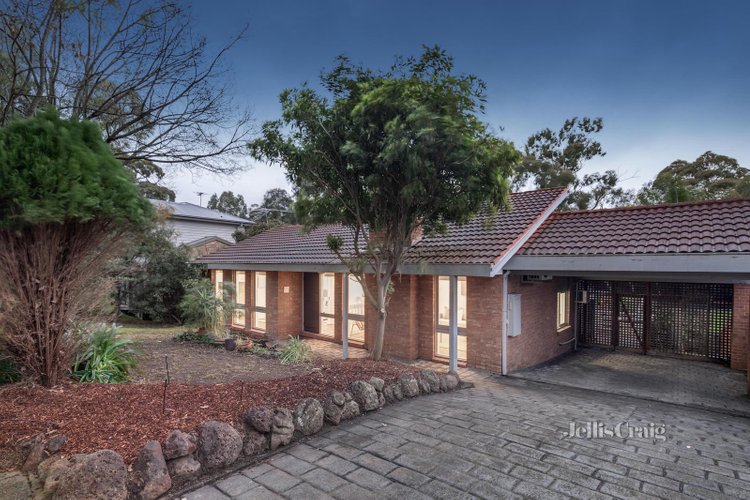 17 Dunbarton Drive Eltham North 3095