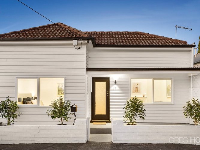 17 Erskine st  Albert Park 3206