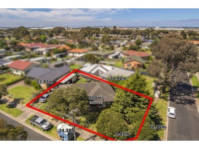 17 Evans Crescent Laverton 3028