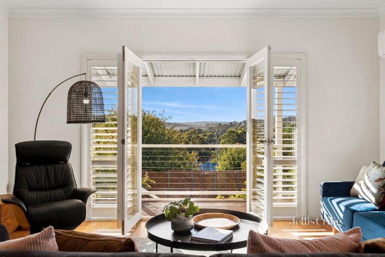 17 Franzi Street Guildford 3451