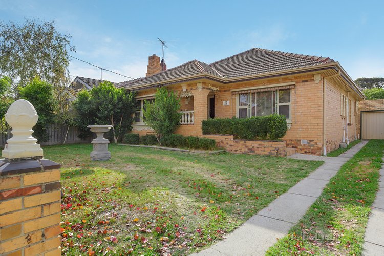 17 Henty Street Murrumbeena 3163