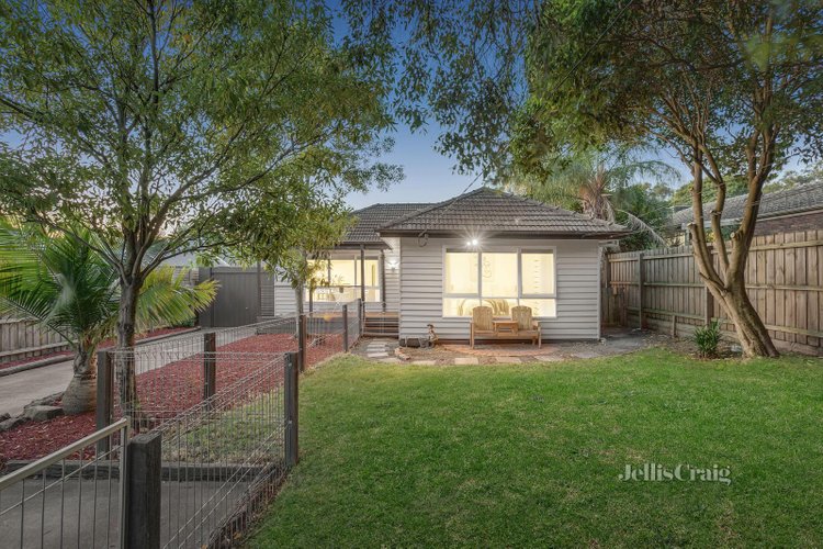 17 Hutton Avenue Ferntree Gully 3156