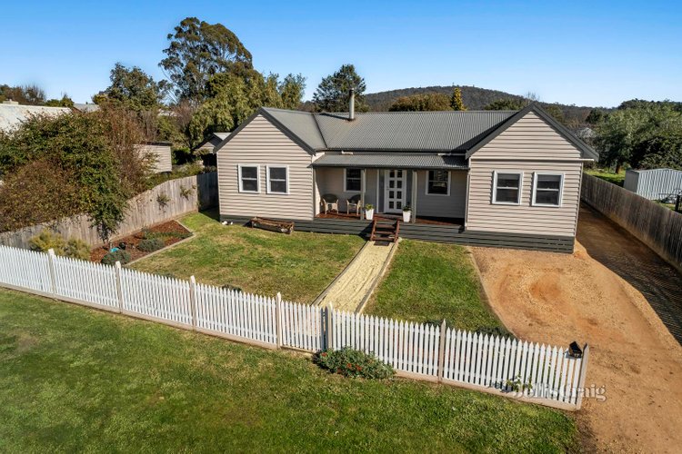 17 Ireland Street Maldon 3463