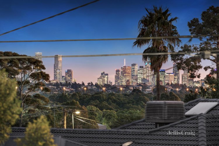 17 Kandanga Grove Bulleen 3105
