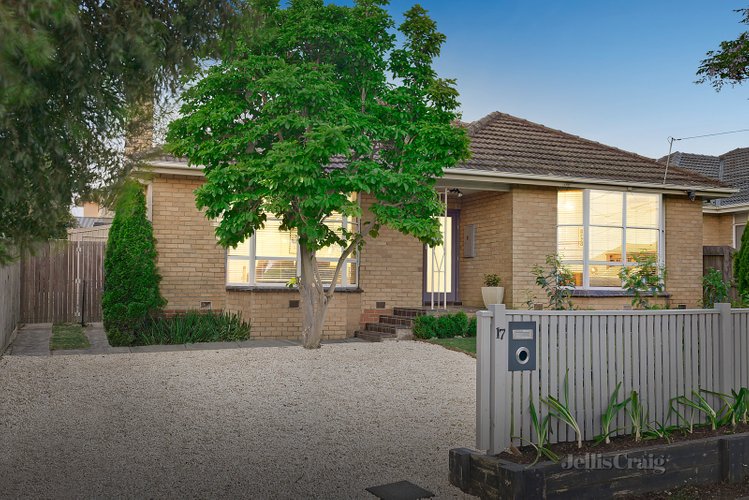 17 Kenlon Street Bentleigh East 3165