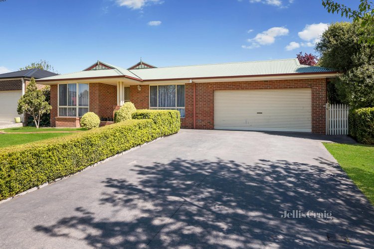 17 Lawrence Park Drive Castlemaine 3450