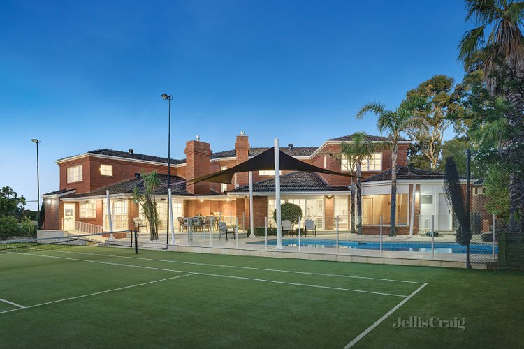 17 Little Valley Road Templestowe 3106