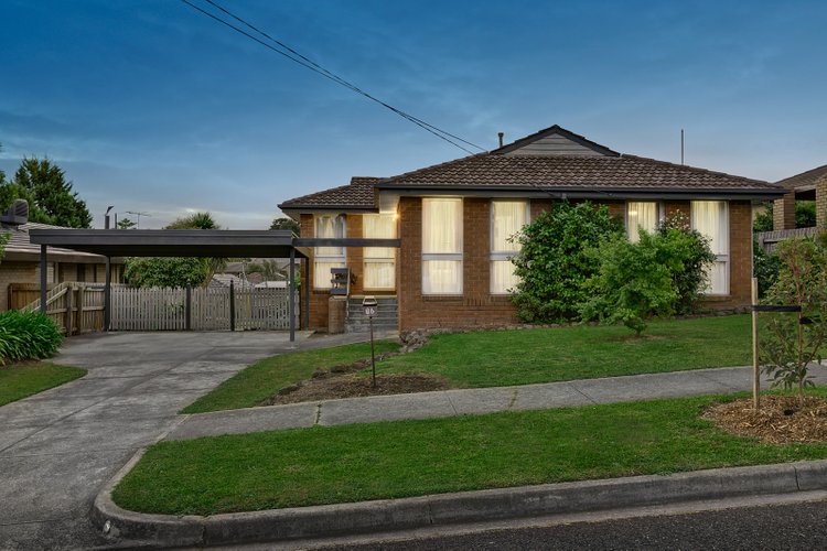 17 Marsden Crescent Doncaster East 3109