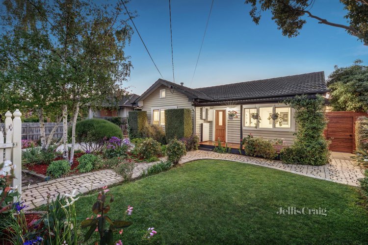 17 McLaren Street Mount Waverley 3149
