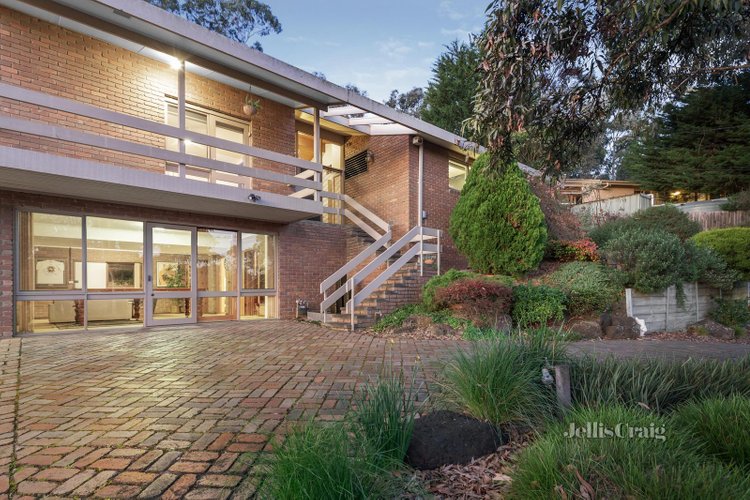 17 Meruka Drive Eltham 3095