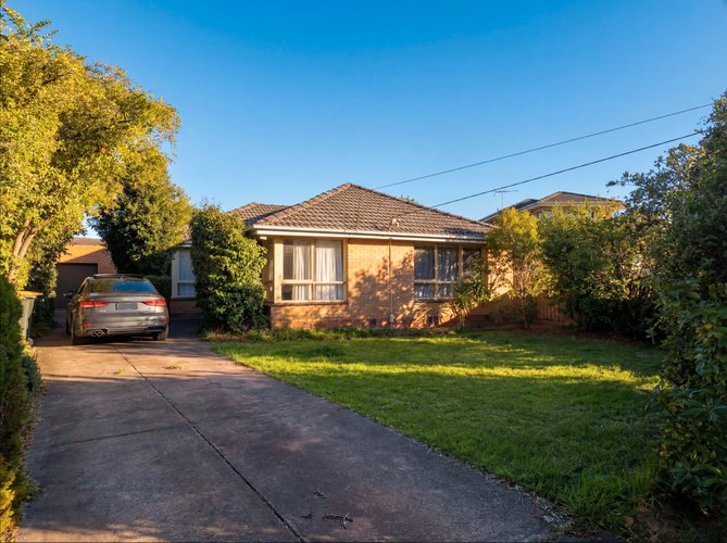 17 Mill Avenue Forest Hill 3131