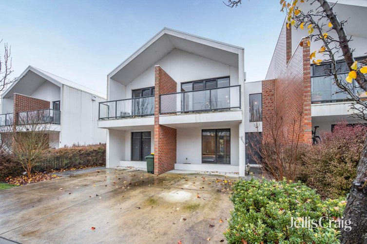 17 Monteith Place  Ballarat Central 3350