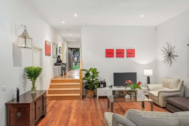 1/7 Mutual Road Balwyn North 3104