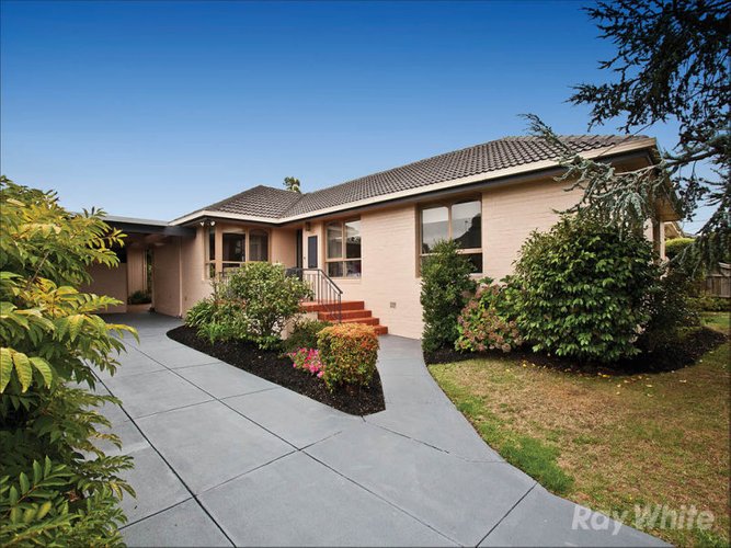 17 Nicholas Avenue Glen Waverley 3150