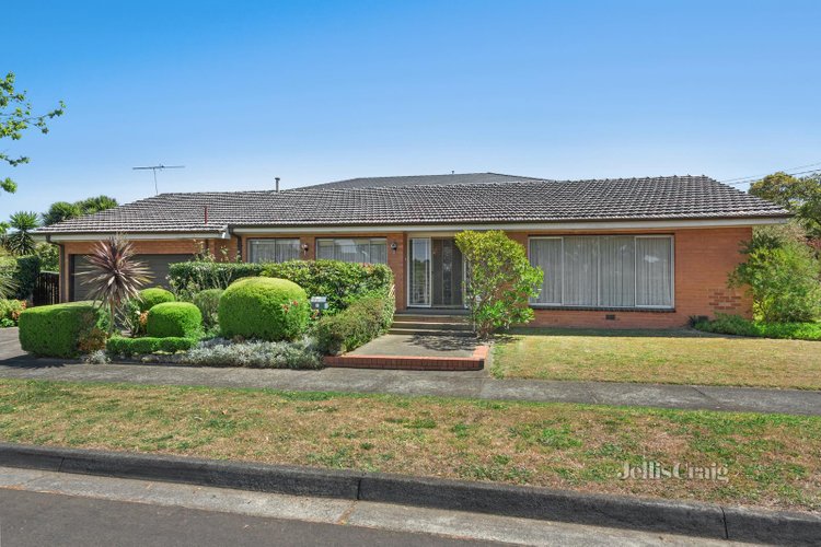 17 Owens Avenue Glen Waverley 3150
