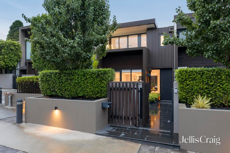 17 Pin Oak Court Canterbury 3126