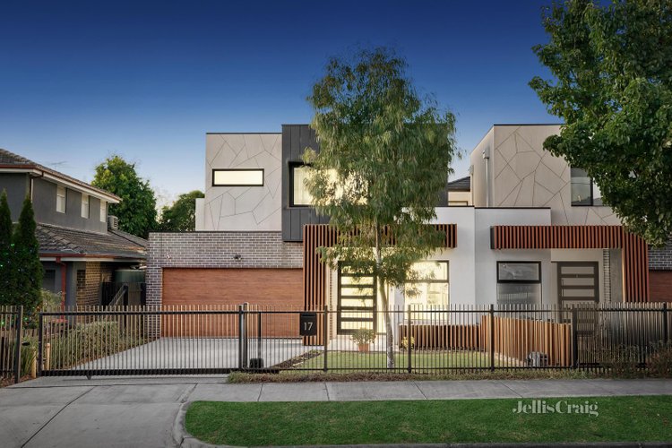 17 Pine Way Doncaster East 3109