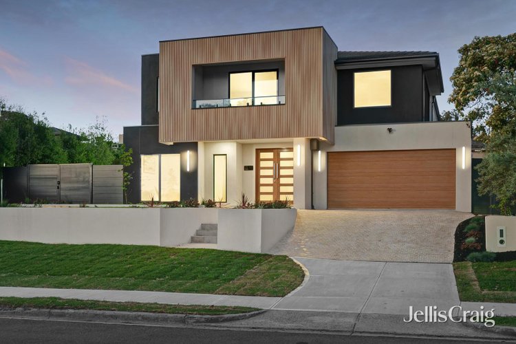 17 Pinnacle Crescent Bulleen 3105